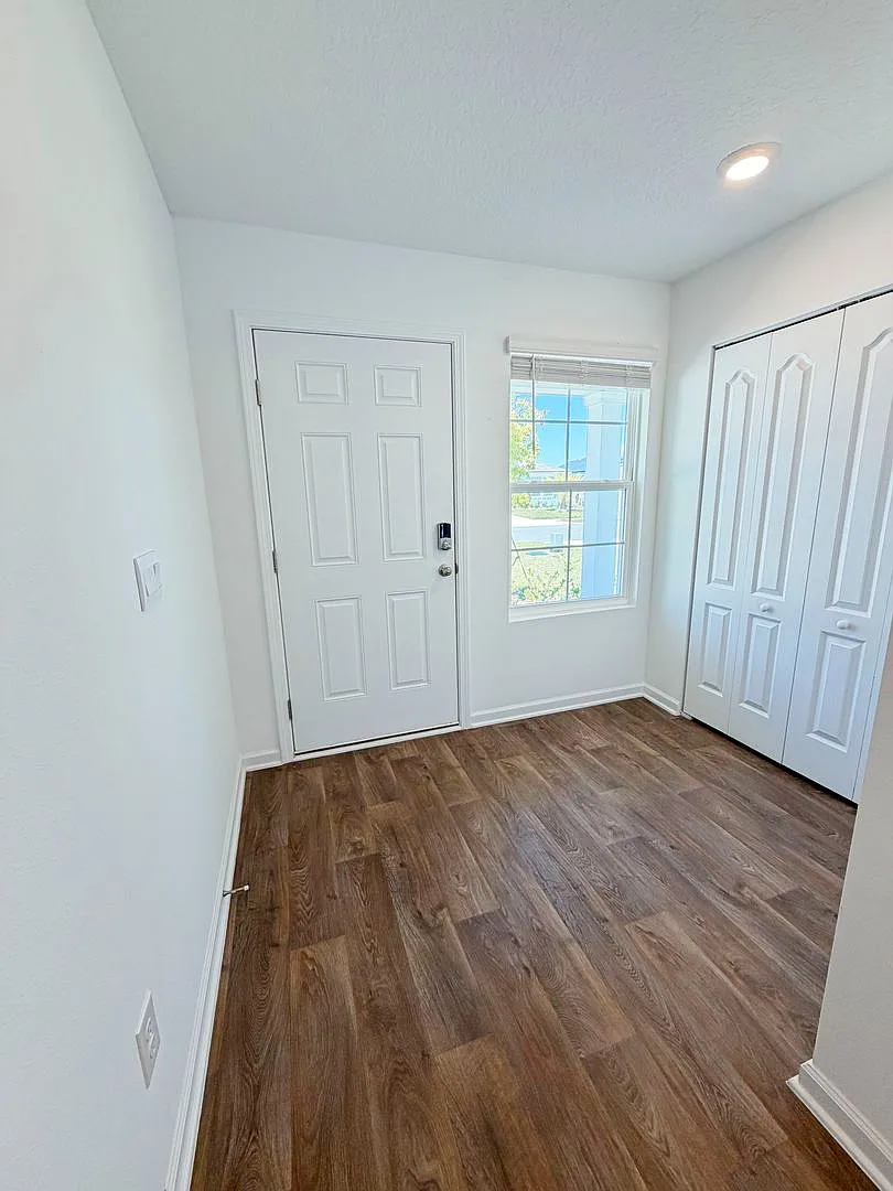 Building Photo - 462 Ardila Cir