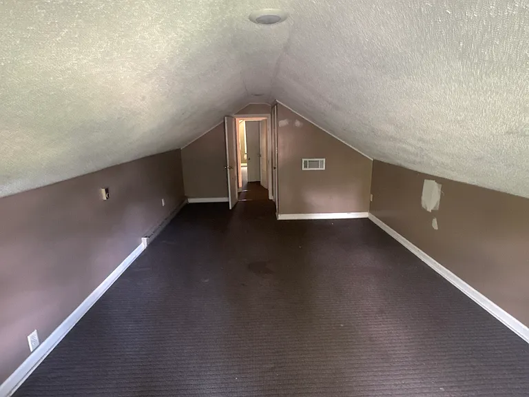 1006 Mitchell St — Photo 15