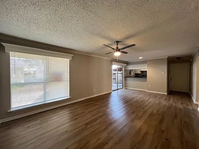 Building Photo - 1950 Spenwick Dr #340