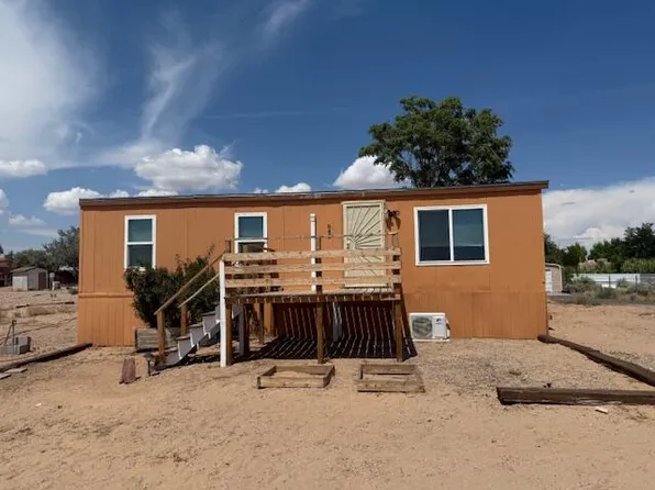 842 Angel Rd, Corrales, NM 87048