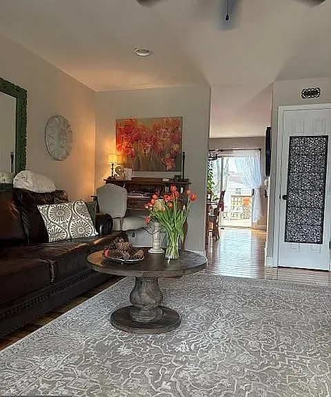 339 Ivanhoe Ct — Photo 2
