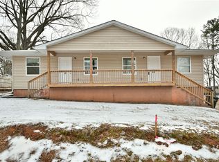 613/615 W 4th Ave, Easley, SC 29640