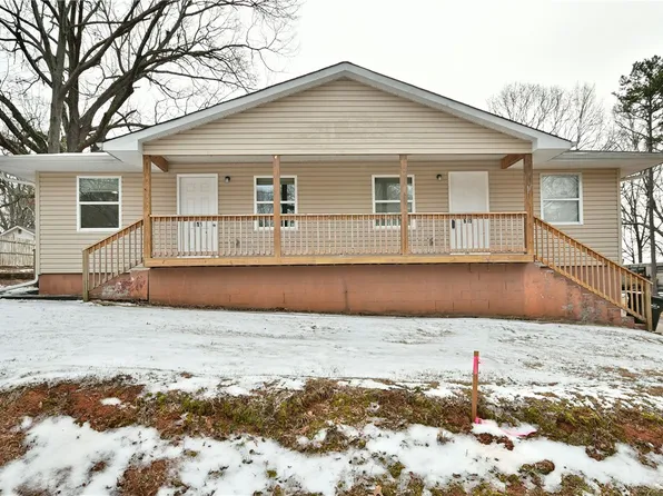 613/615 W 4th Ave, Easley, SC 29640