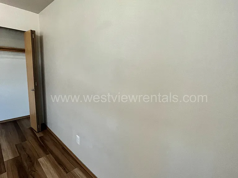 135-139 Prince Ave — Photo 300