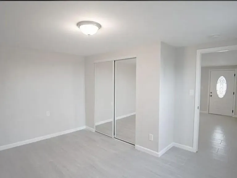 8800 Almond Rd — Photo 10