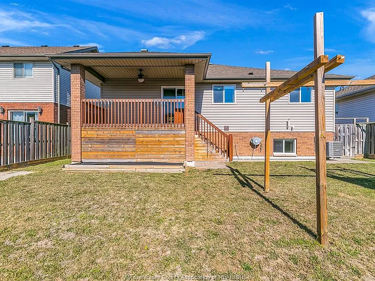 420 Runstedler Dr — Photo 33