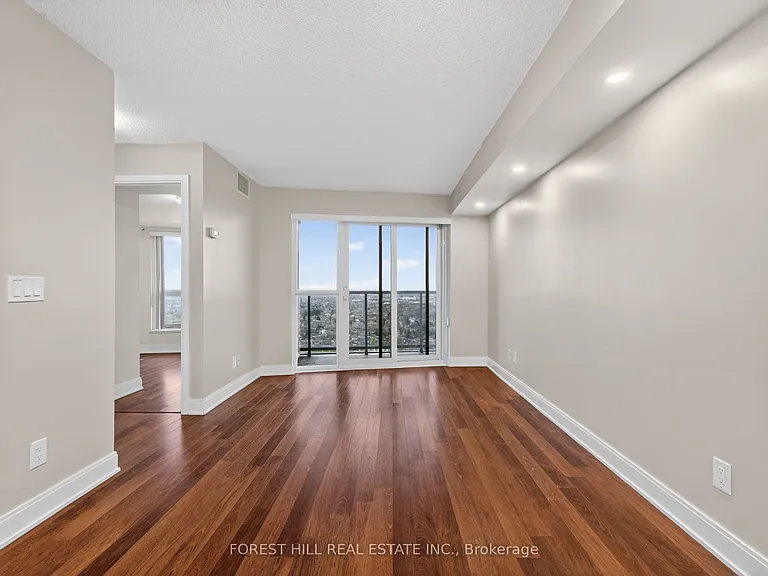 135 Village Green Sq #3125 — Photo 11