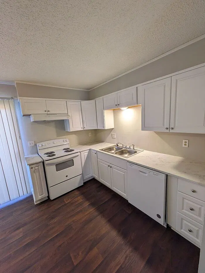 2 bed, 1.5 bath, 1100 sqft, $1,095 — Photo 3