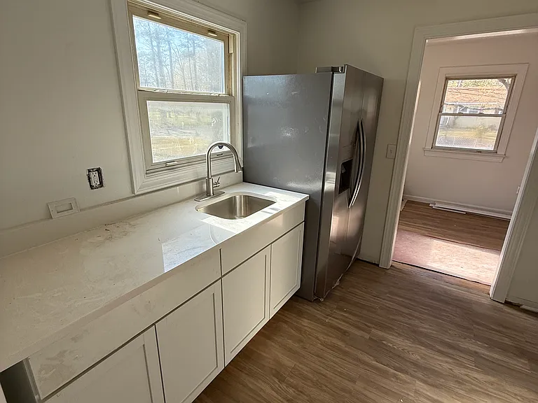 805 Mohawk Ave — Photo 5