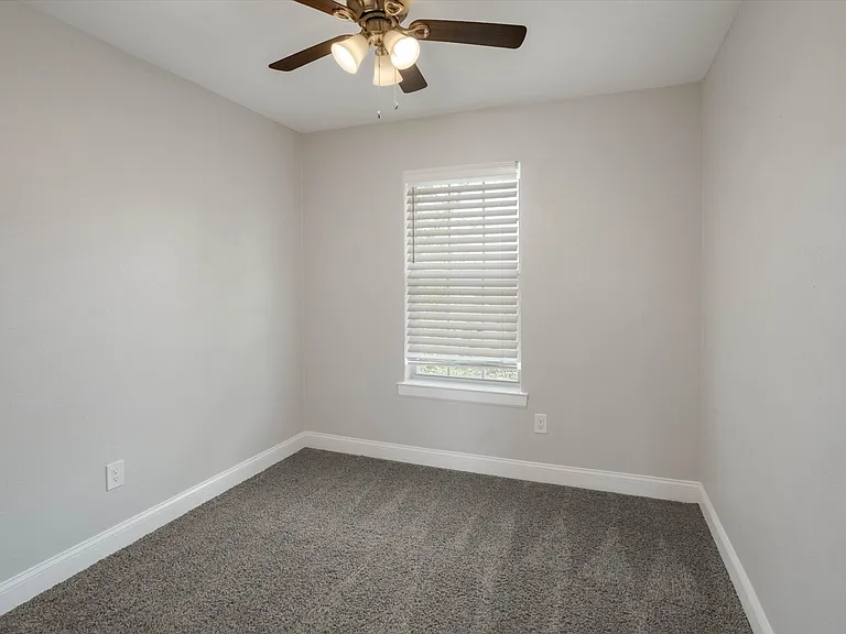 2203 Sheraton Dr — Photo 8