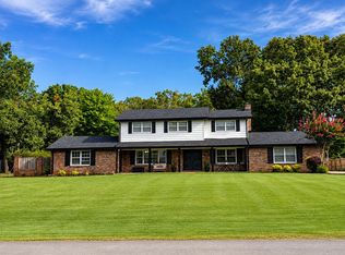 903 Dearborn St, Muscle Shoals, AL 35661