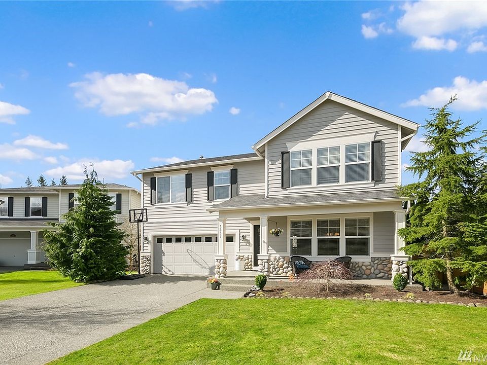 A true treasure! Welcome home to this desirable 2-story craftsman home with 4 bedrooms, 2.5 baths, and 2,960sf of interior living space.