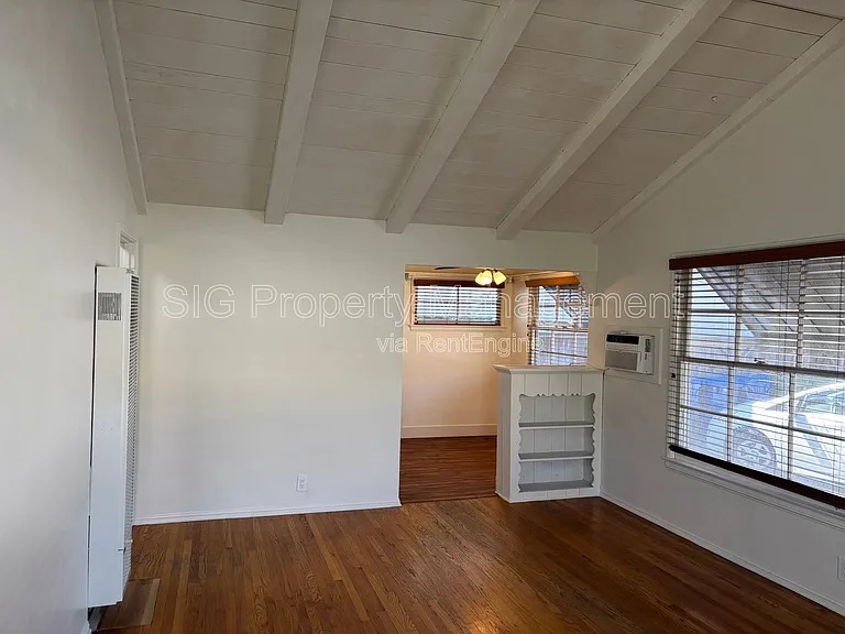 5071 Kester Ave #5071 — Photo 9