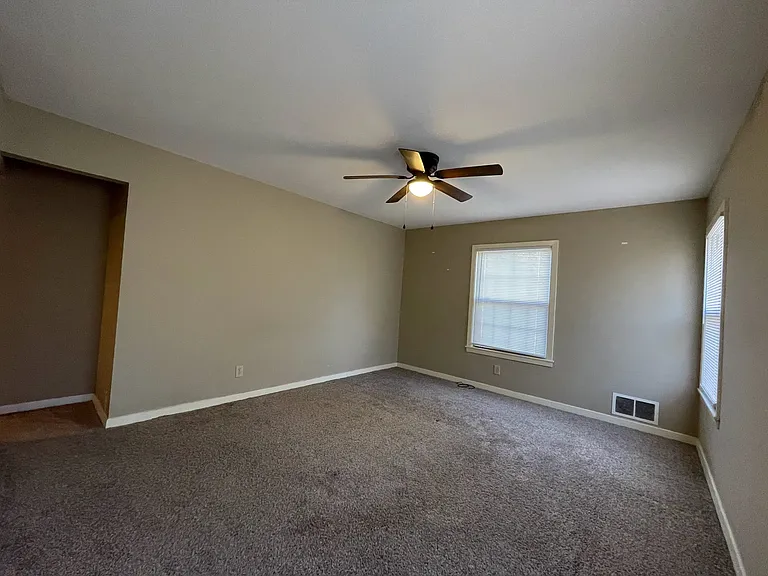 1004 Cottonwood St — Photo 8