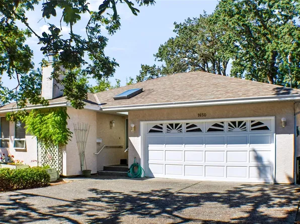 1650 Midgard Ave, Saanich, BC V8P 2Y3
