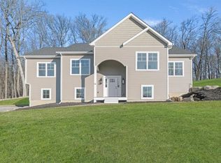 18 Stellas Way, New Windsor, NY 12553