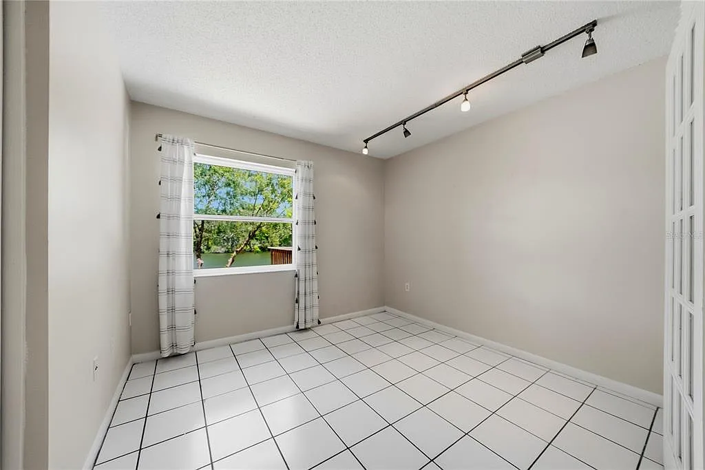 4 bed, 2.0 bath, 1236 sqft, $2,450 — Photo 3