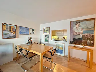 Rented by R New York