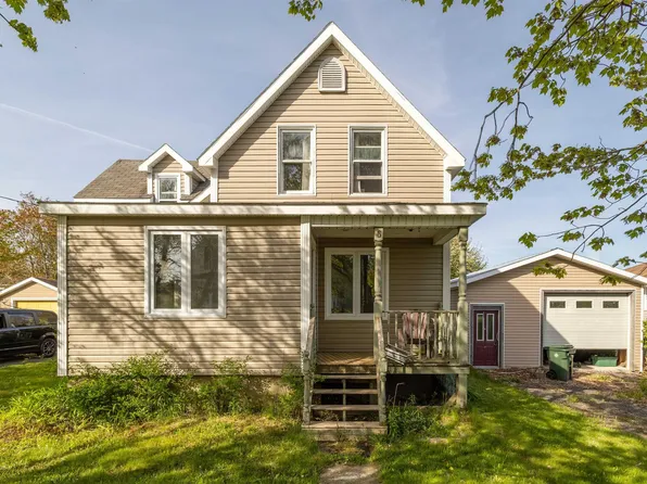 6 Grove St, Cape Breton, NS B1A 3L7