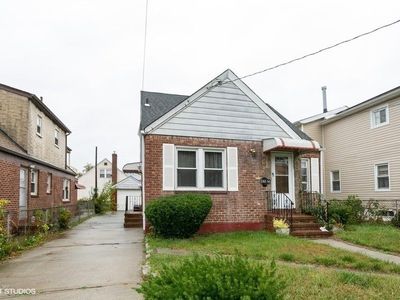 24316 135th Ave, Rosedale, NY, 11422
