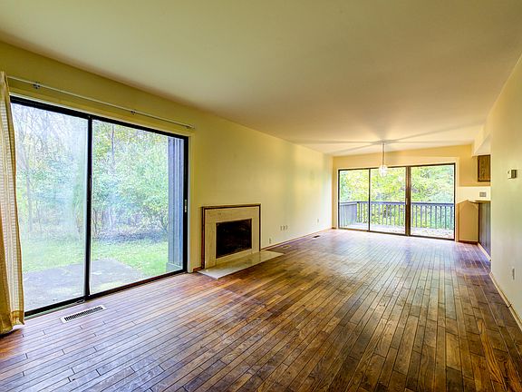 2nd image of 236 Falkirk Ct #16