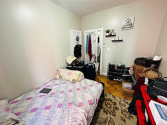 5th image of 553 Williams Ave #2V