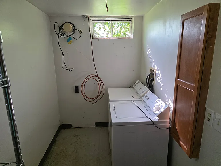 Basement laundry room