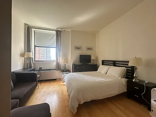 Rented by Oxford Property Group | media 17