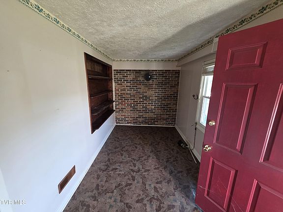 3rd image of 8506 Hickory St