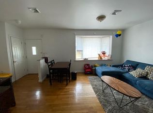 240 Grove St, Cedarhurst, NY 11516