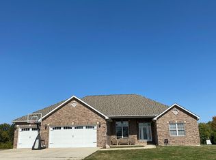 8609 Maple Grove Rd, Edwardsville, IL 62025