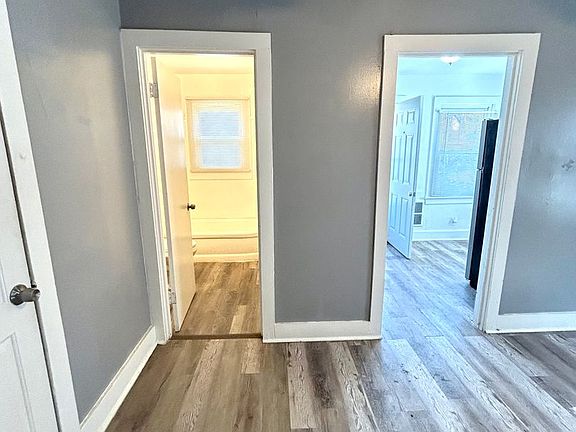 5th image of 411 Oak St #B