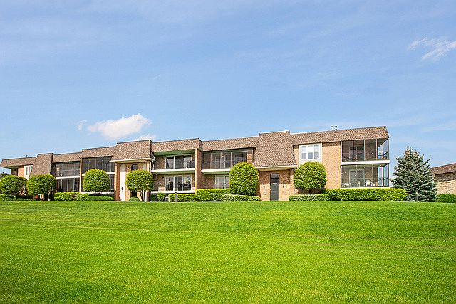 1st image of 15711 Foxbend Ct APT 2S