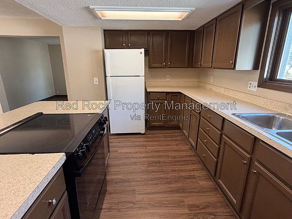4th image of 1311 W Jackson St