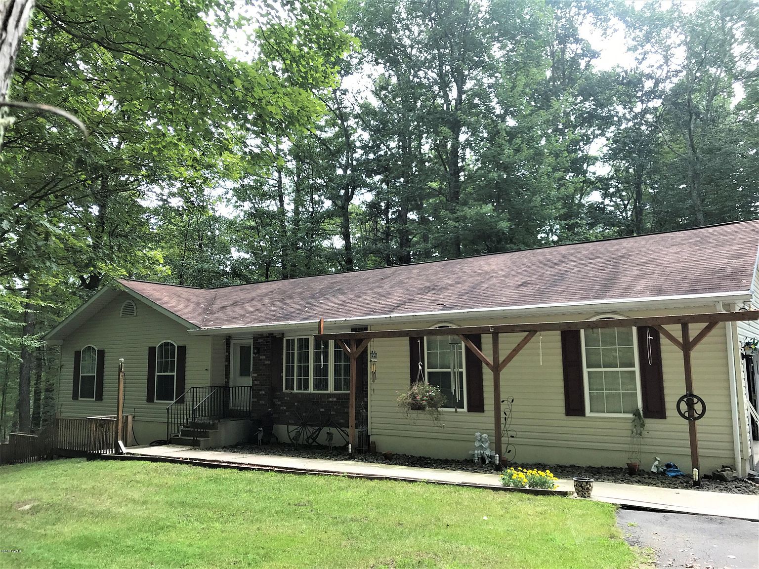 128 Hobblebush Dr, Milford, PA 18337 Zillow