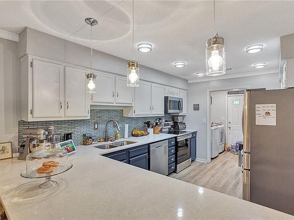 3rd image of 43 Harbor Gate