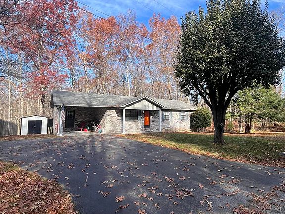 3rd image of 68 Lynn Dr