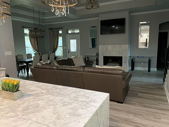 4th image of 717 Avenue C