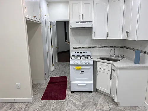 564 35th St #3W Photo 1
