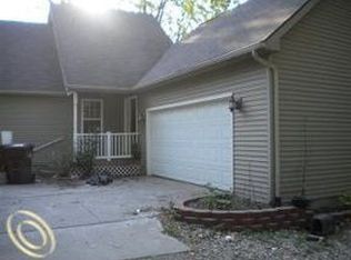 37266 Van Born Rd, Wayne, MI 48184