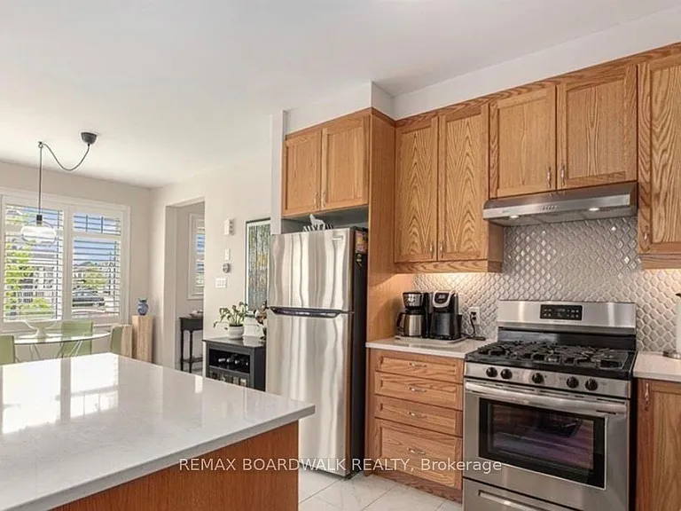 741 Derreen Ave — Photo 8