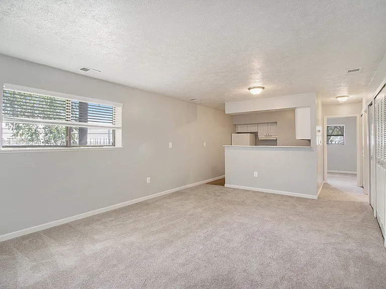Briarwood Apartments — Photo 13