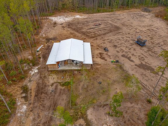 3rd image of 918 Chimney Rock Rd