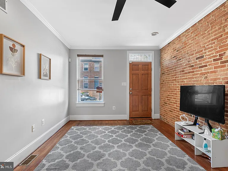1509 William St — Photo 9