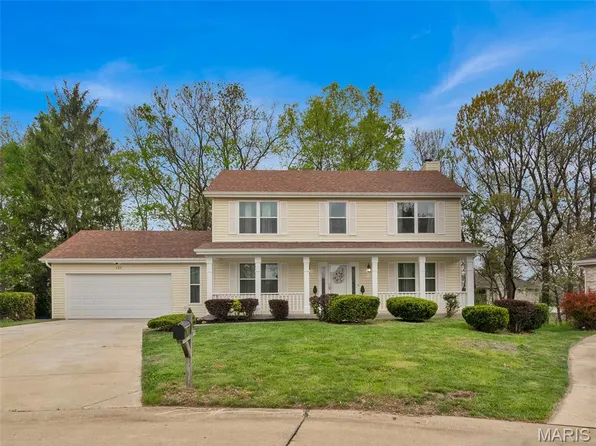 137 Inglenook Ct, Saint Charles, MO 63304