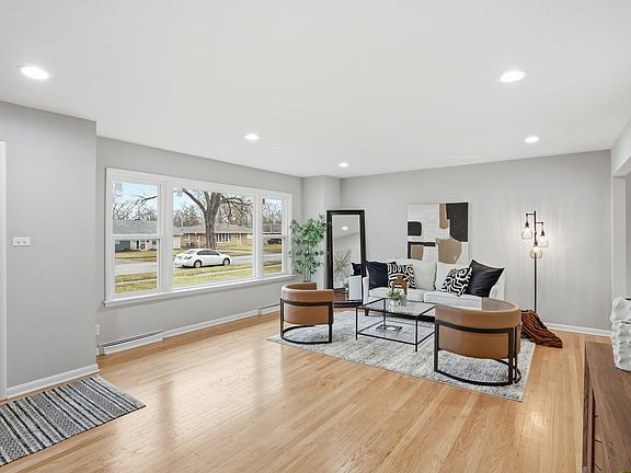 3rd image of 15944 School St