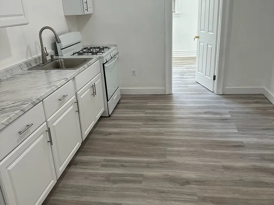 324 Liberty Ave #9