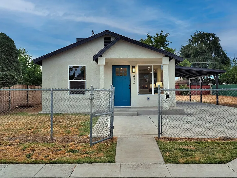 2 bed, 927 sqft, $1,950 — Photo 1