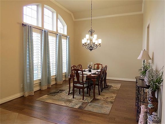 This formal dining room is made for entertaining!