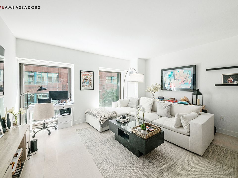 1st image of 55 W 17th St #302